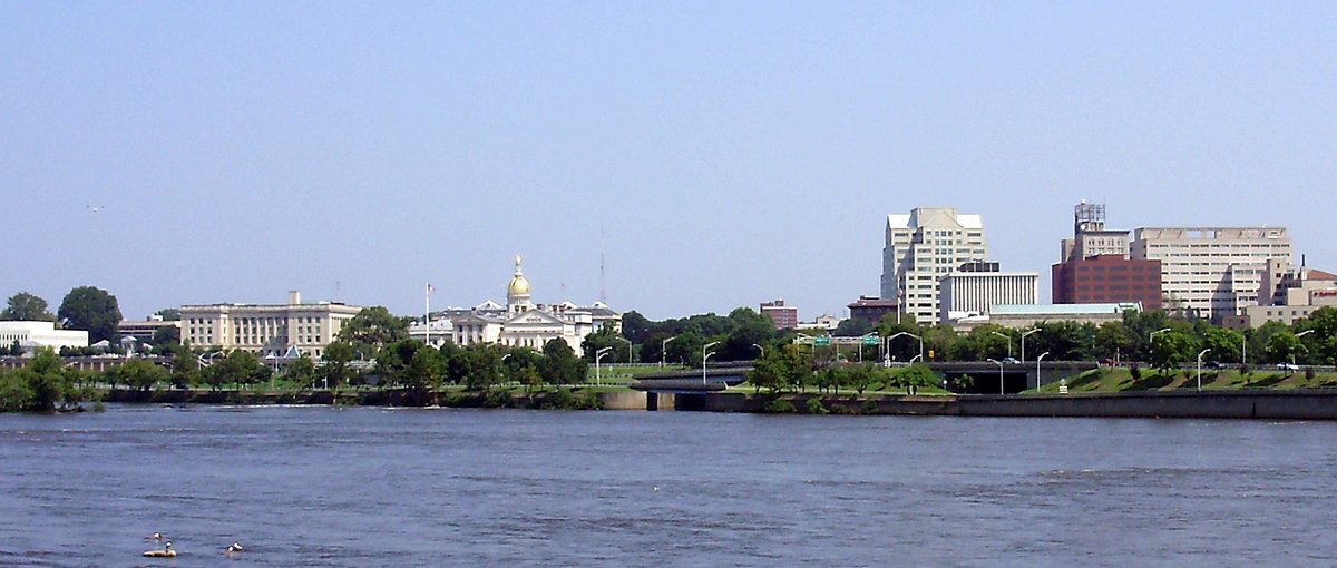 Trenton, NJ, PA - File:2009-08-17 View of downtown Trenton in New Jersey and the mouth of the  Ass